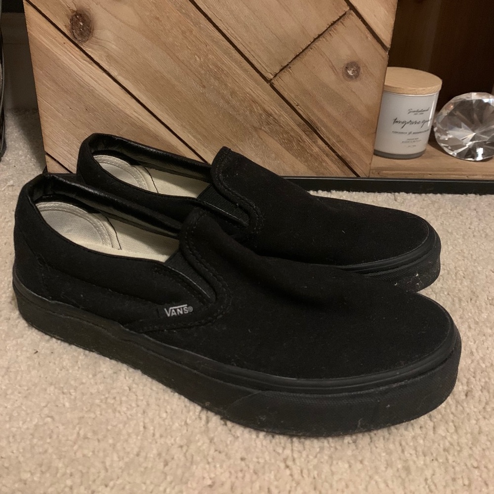 Black Slip on Vans men’s 7 women’s 8.5
